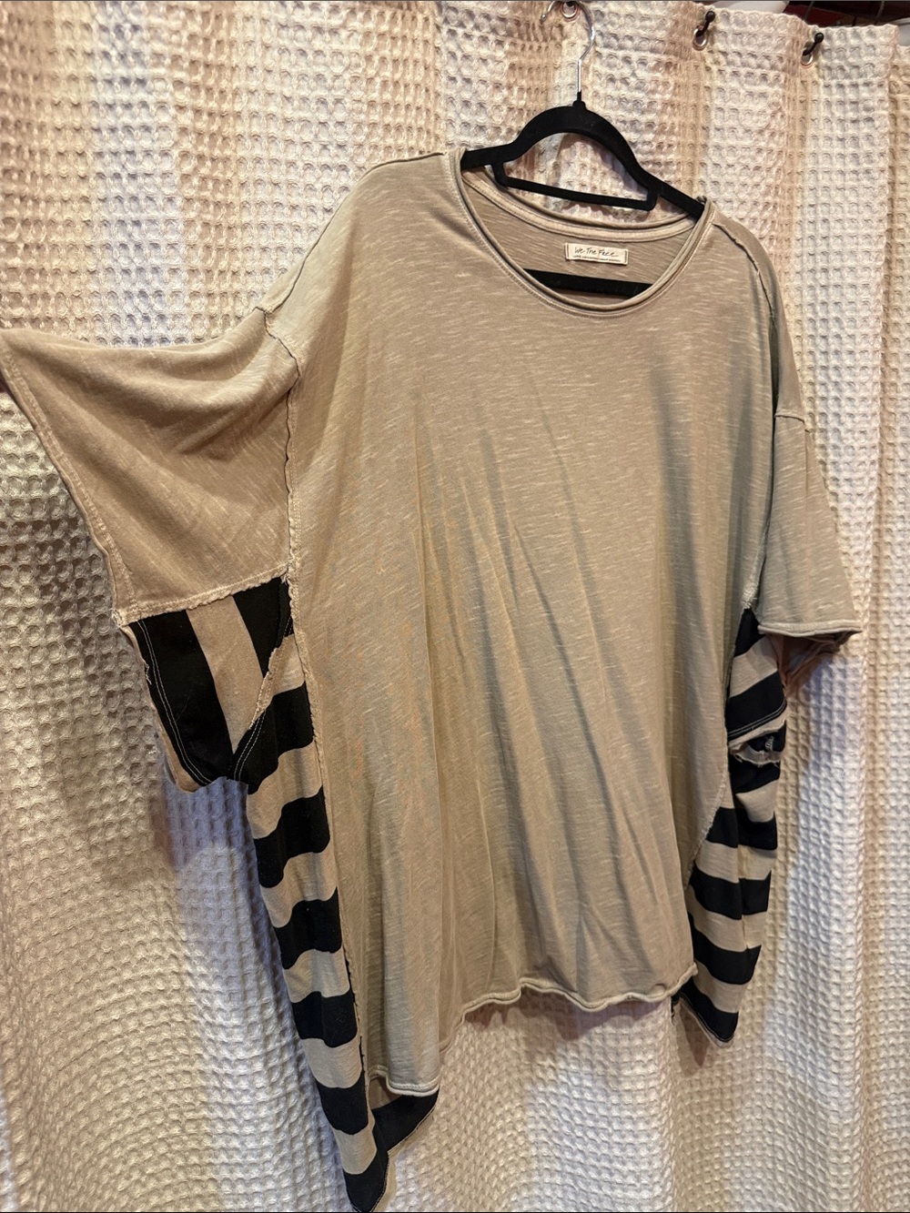โ๏ธ WE THE FREE Genius Tee sz L - Picture 4 of 7